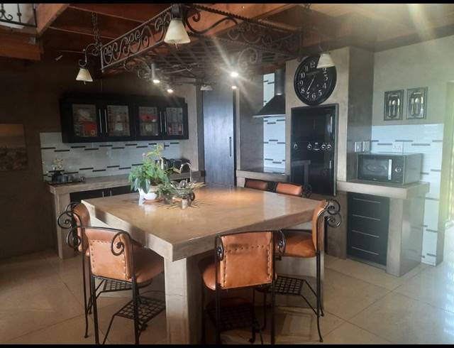 3 BEDROOM HOUSE FOR SALE IN DINOKENG